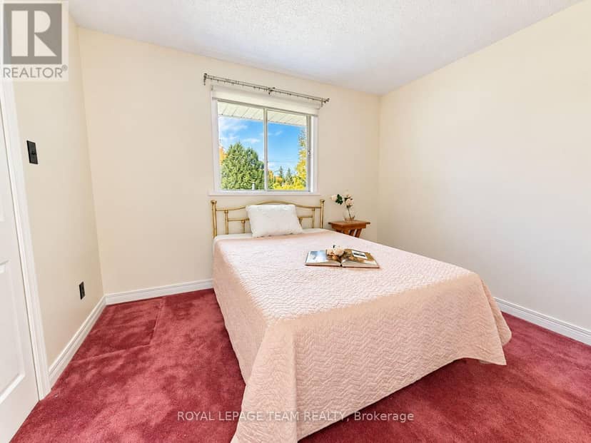612 Elgin Street — photo 9 of 15