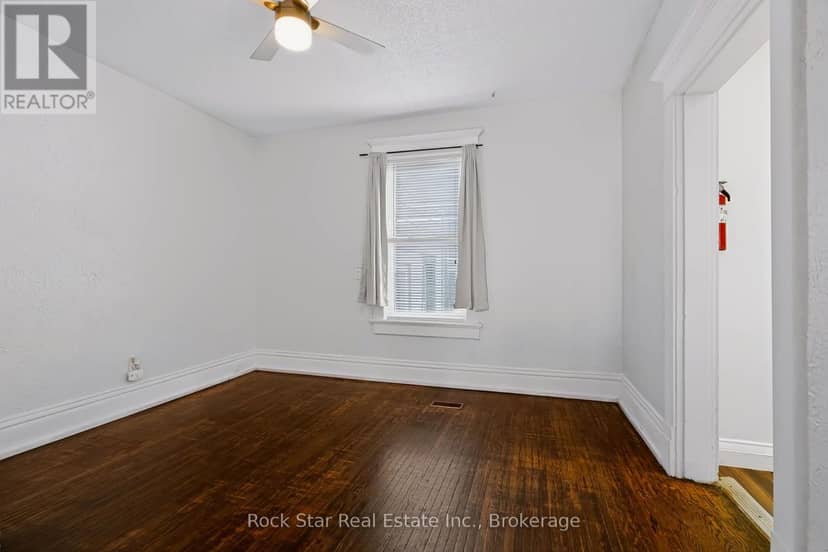 22 Rich Avenue — photo 10 of 38