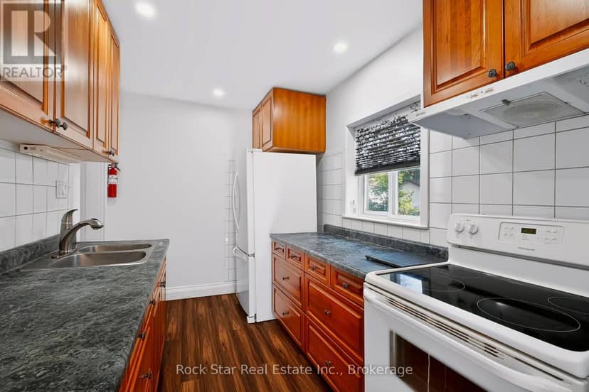 22 Rich Avenue — photo 15 of 38