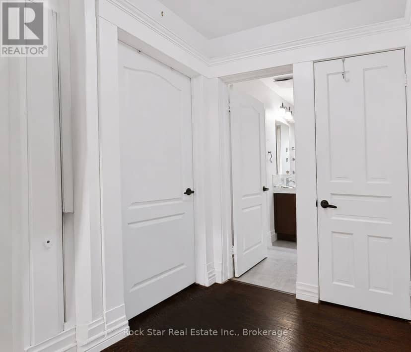 22 Rich Avenue — photo 24 of 38