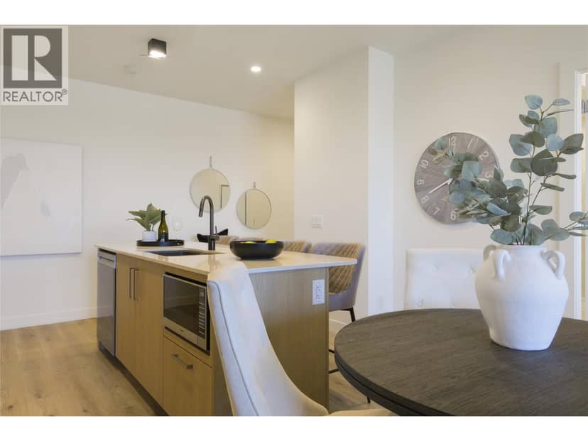 3300 Lakeshore Road Unit# 514 — photo 10 of 40