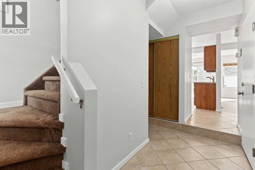 43 Shawinigan Lane SW — photo 14 of 30