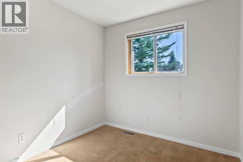 43 Shawinigan Lane SW — photo 22 of 30
