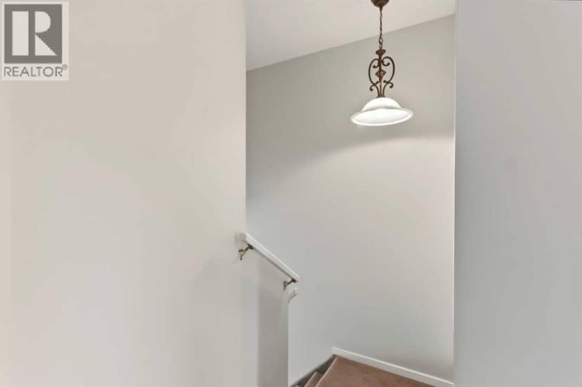 43 Shawinigan Lane SW — photo 16 of 30