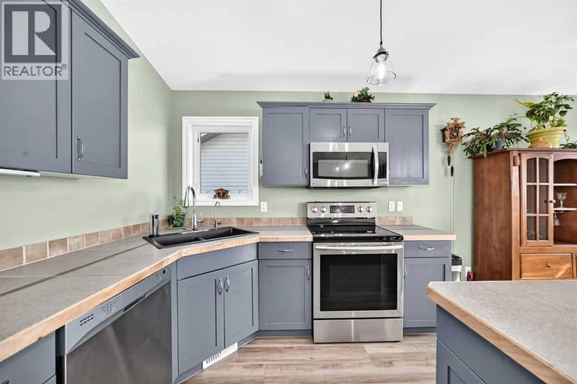 167 Mt Sundance Crescent W, Lethbridge, photo 4