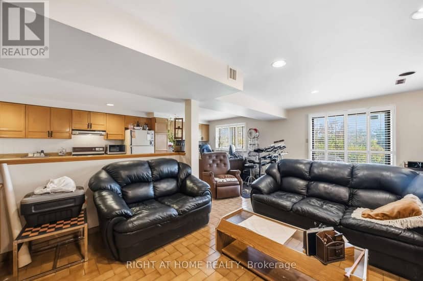 17 Cathy Jean Crescent — photo 21 of 30