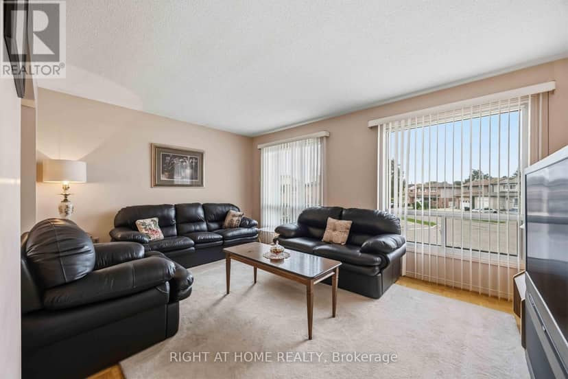 17 Cathy Jean Crescent, Toronto, photo 4