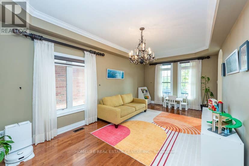 26 Imperial Lakes Drive, Brampton, photo 7
