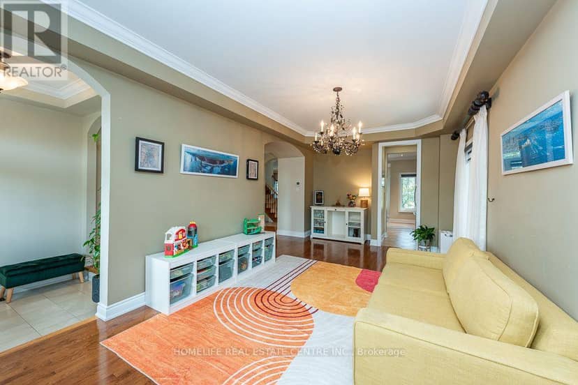 26 Imperial Lakes Drive, Brampton, photo 8