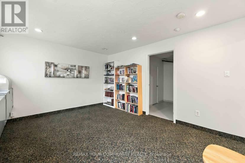 206 - 825 Kennedy Road — photo 19 of 20