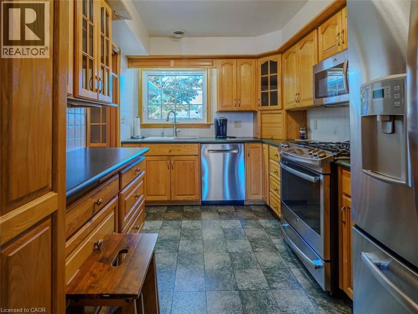 46 SUNNINGHILL Drive — photo 16 of 40