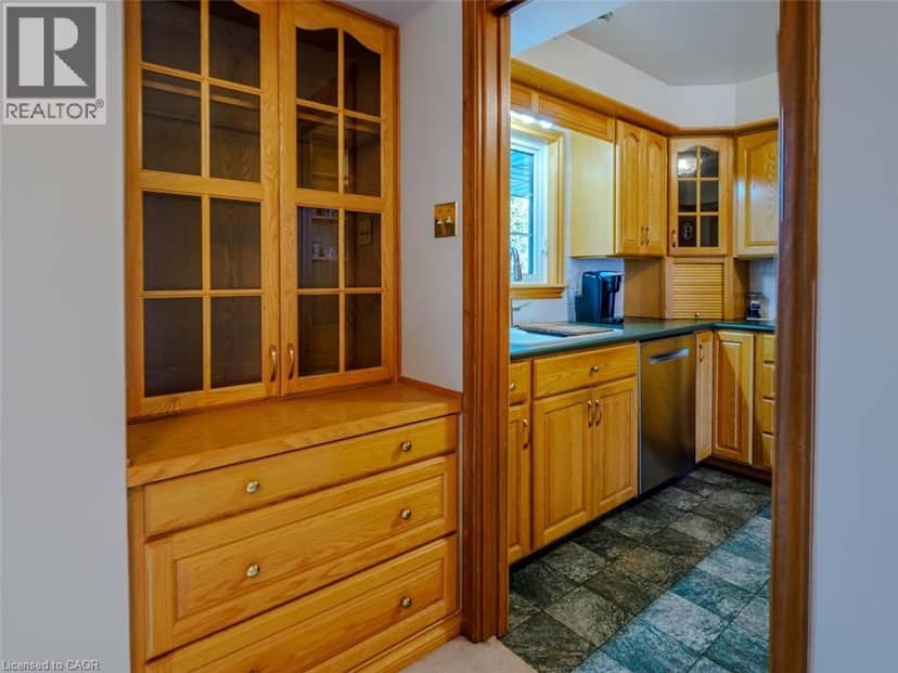 46 SUNNINGHILL Drive — photo 14 of 40