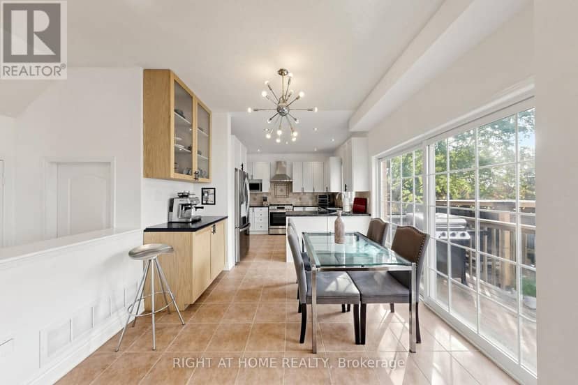 14 Grainger Crescent — photo 13 of 40