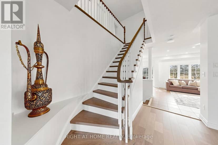 14 Grainger Crescent — photo 19 of 40