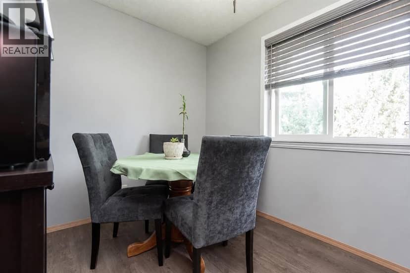 168 Eastman Crescent — photo 11 of 30