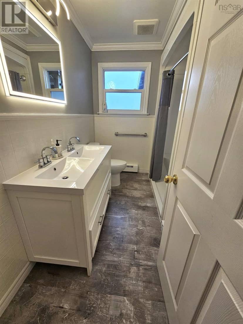 8 Stacey Avenue — photo 16 of 28