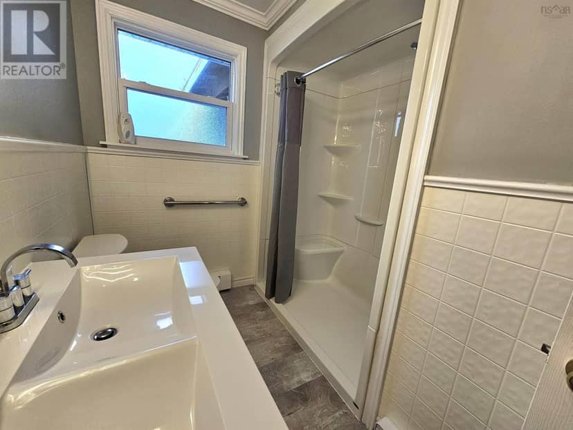 8 Stacey Avenue — photo 17 of 28