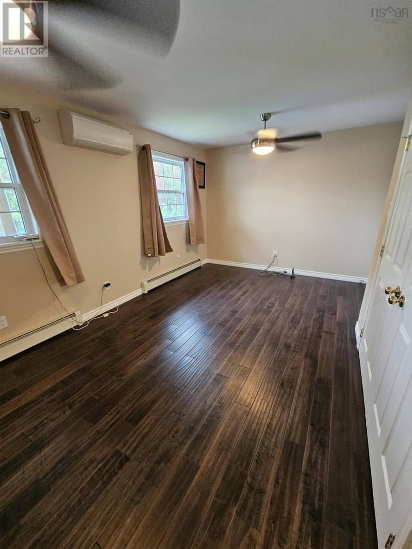 8 Stacey Avenue — photo 19 of 28