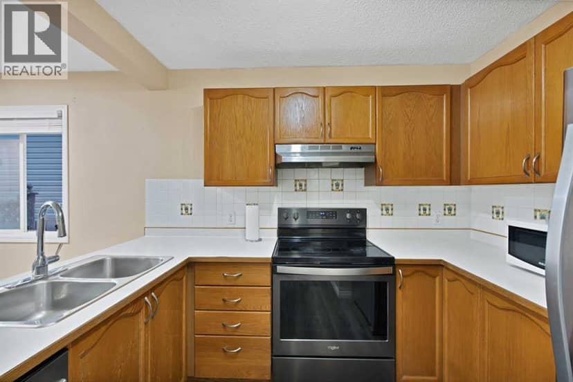 54 MARTINRIDGE Road NE, Calgary, photo 6