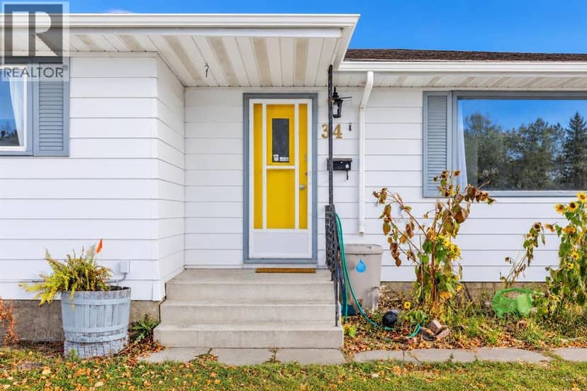 34 Wishart Street, Red Deer, photo 2