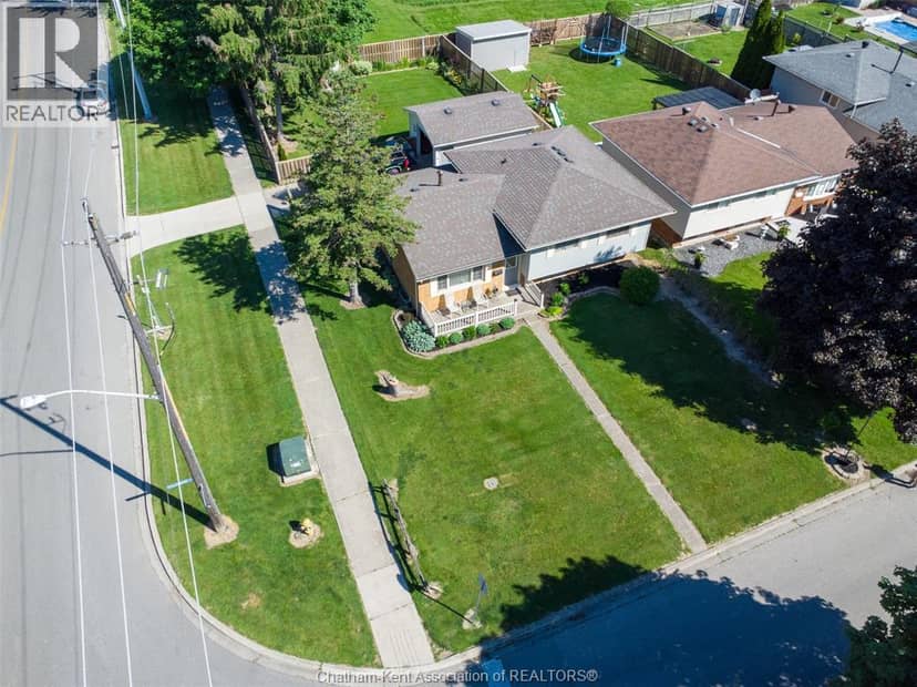 3 Goldmere Drive, Chatham, photo 2
