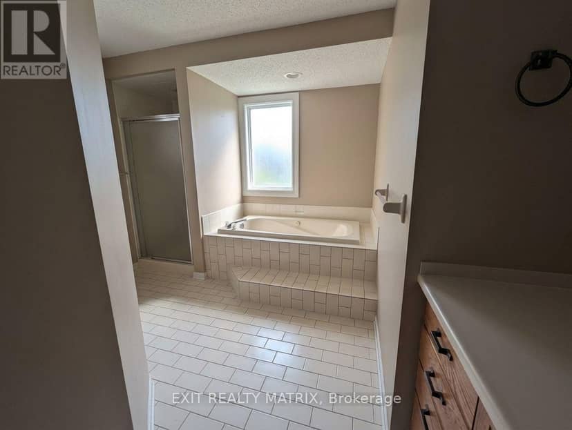 1691 Hunters Run Drive, Ottawa, photo 8