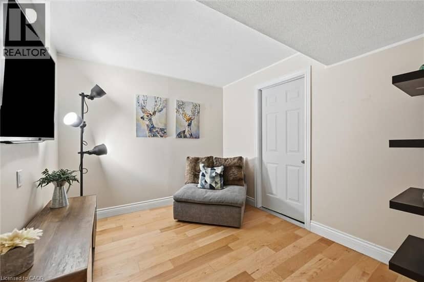 5474 SCHUELLER Crescent — photo 38 of 40