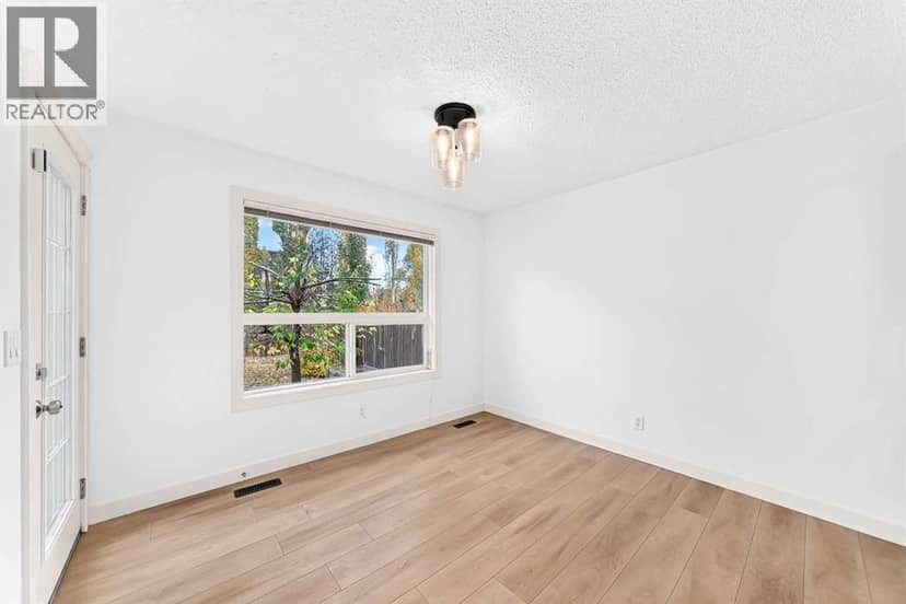 210 Brightonstone Green SE — photo 9 of 40
