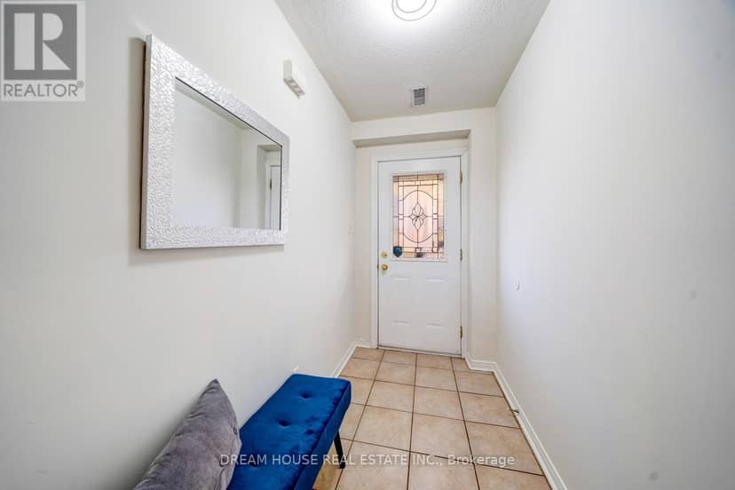 68 McGonigal Lane, Ajax, photo 2