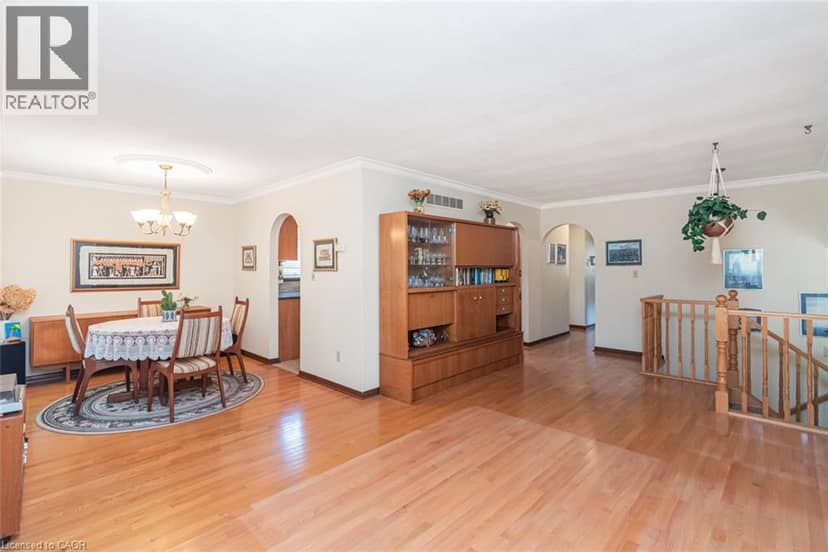 20 BIRCHLAWN Drive — photo 10 of 40