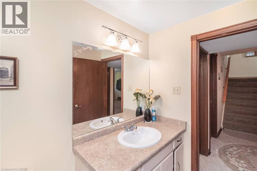 20 BIRCHLAWN Drive — photo 34 of 40