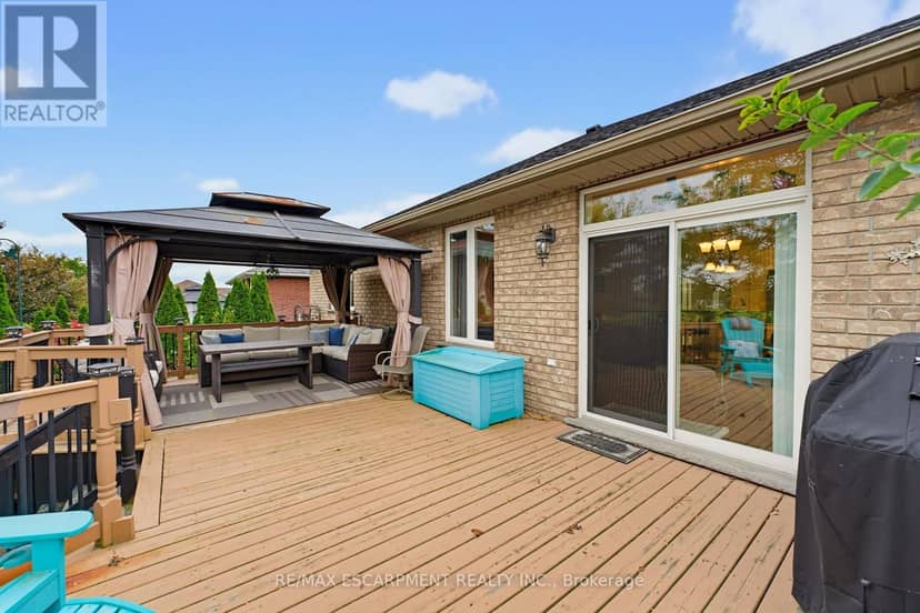 39 Oak Crescent — photo 29 of 40