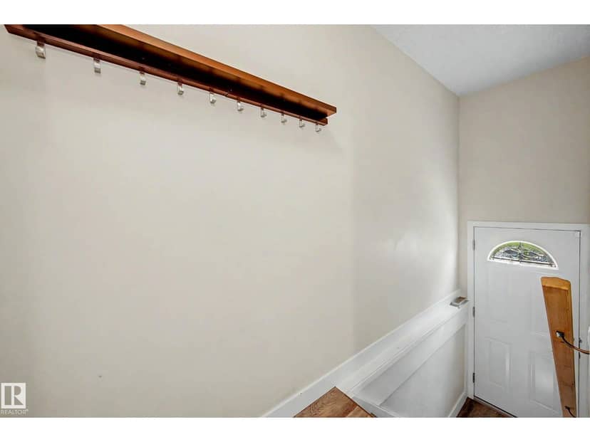2911 83 ST NW — photo 27 of 40