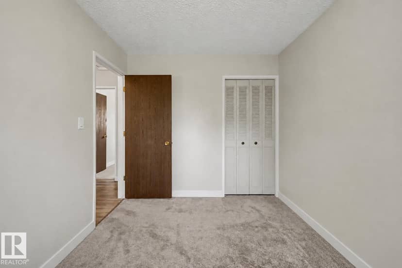 2911 83 ST NW — photo 25 of 40