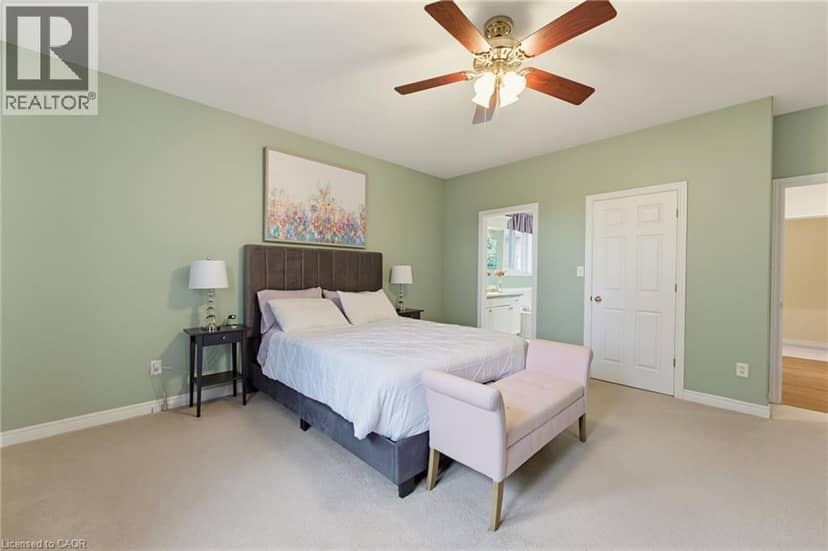 39 OAK Crescent — photo 19 of 40