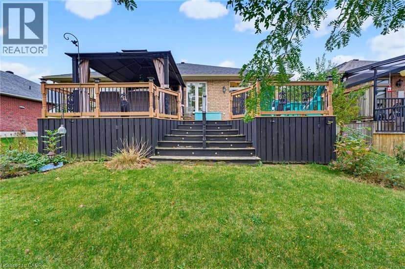 39 OAK Crescent — photo 38 of 40