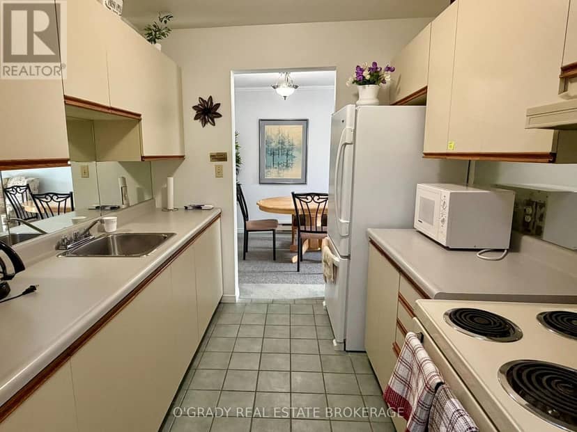 102 - 1100 Millwood Avenue — photo 24 of 36
