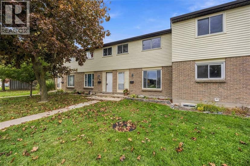 215 TRUDEAU DRIVE Unit# 59, Sarnia, photo 2
