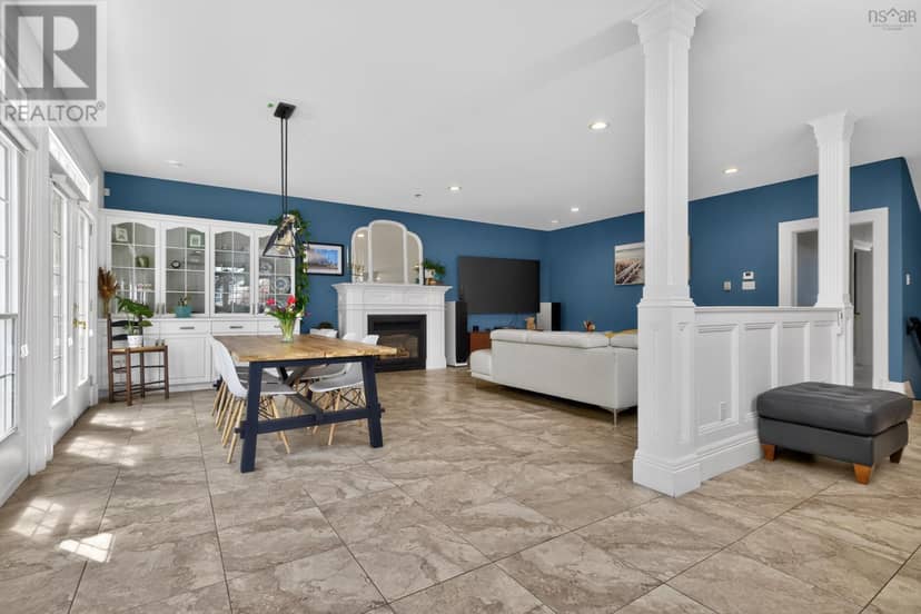 46 Smith Avenue — photo 11 of 40