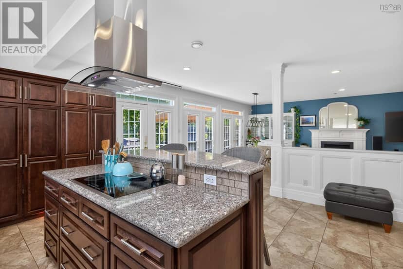 46 Smith Avenue — photo 19 of 40