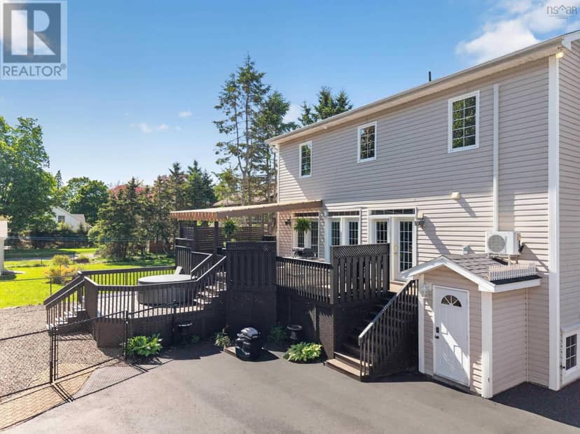 46 Smith Avenue — photo 3 of 40