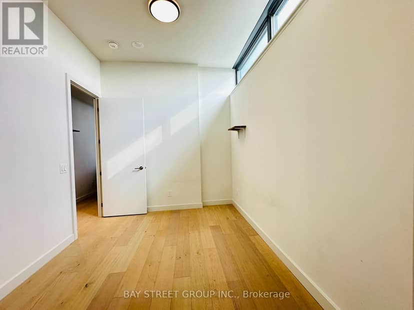 2207 - 81 Wellesley Street E — photo 6 of 38