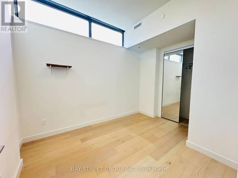 2207 - 81 Wellesley Street E — photo 8 of 38