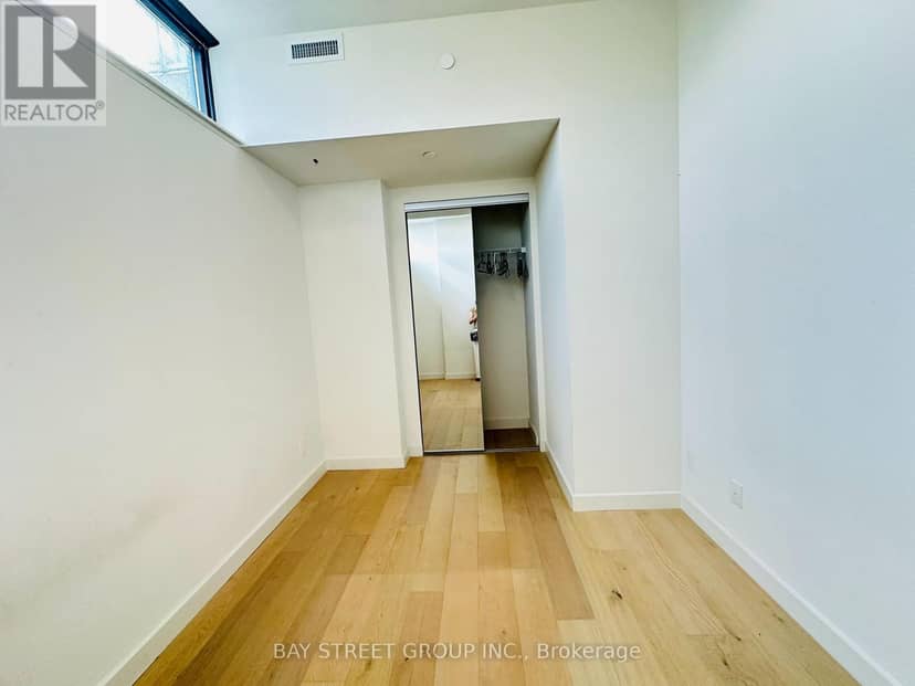 2207 - 81 Wellesley Street E — photo 9 of 38