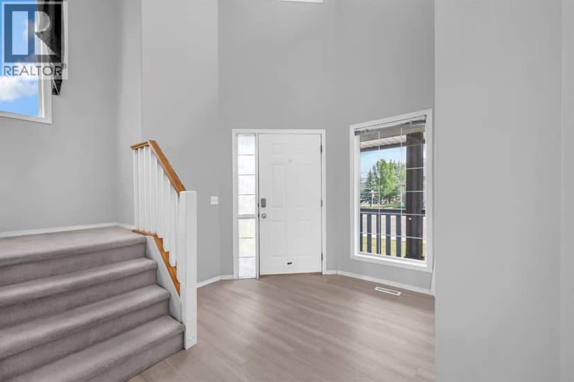 171 Willowbrook Drive NW, Airdrie, photo 5