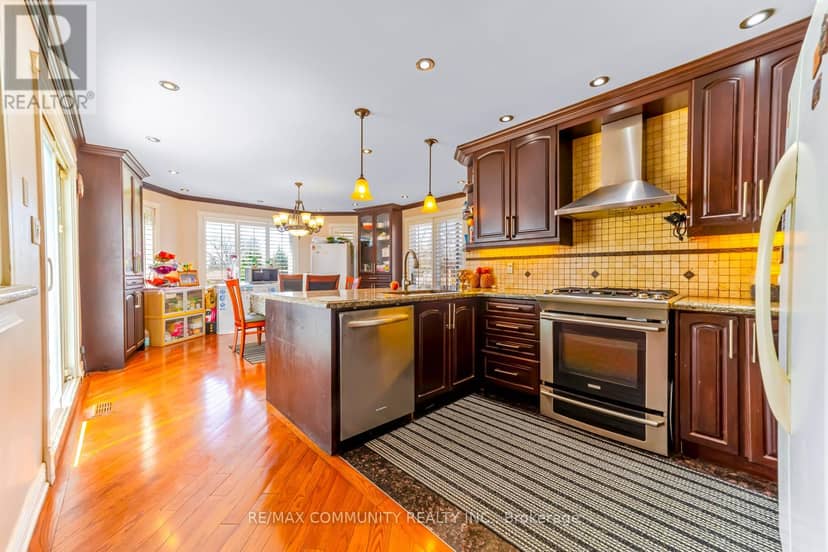 56 Cedar Brae Boulevard — photo 12 of 40