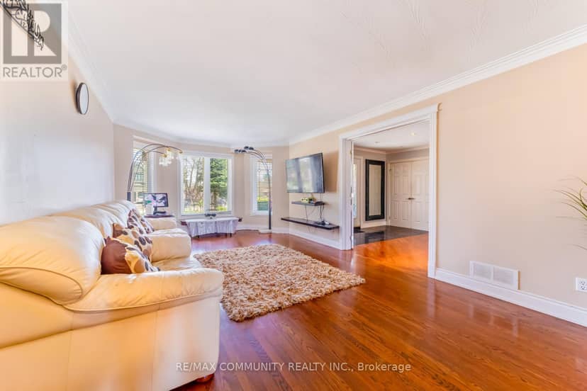 56 Cedar Brae Boulevard — photo 9 of 40