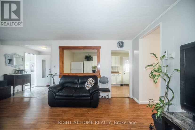 1007 Ferrier Avenue — photo 9 of 16