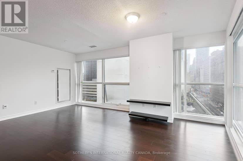 602 - 386 Yonge Street — photo 12 of 27