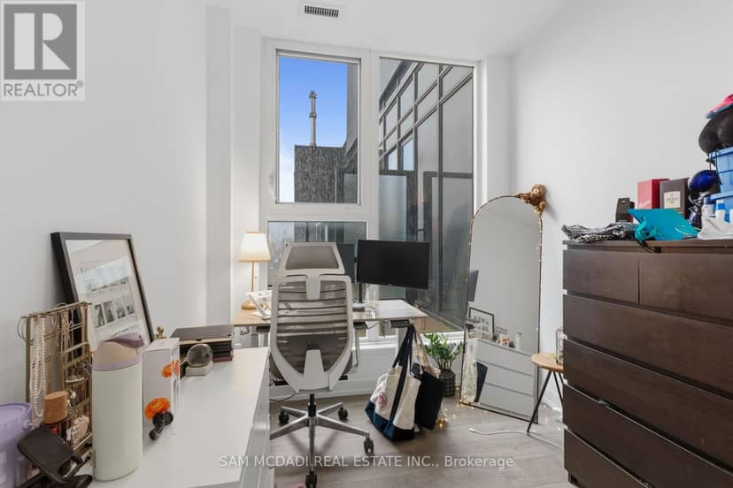 PH01 - 270 Dufferin Street — photo 1 of 13